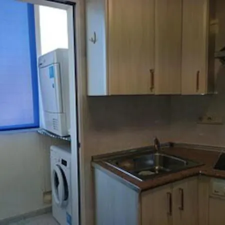 Apartment Happy , 2 Bed 2 Bath , Seaview Airco Wifi *