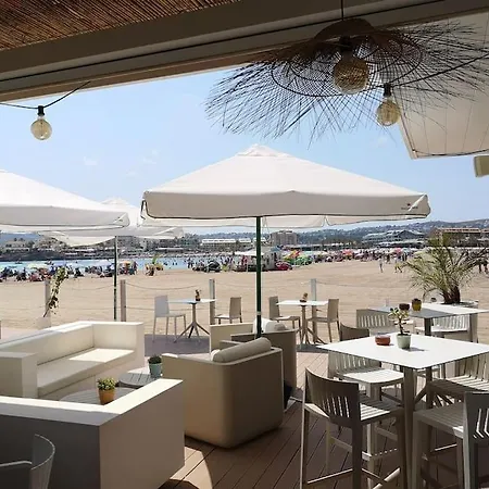 Happy , 2 Bed 2 Bath , Seaview Airco Wifi Lägenhet