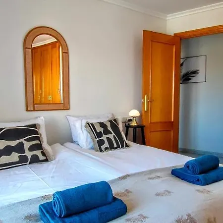 Apartment Happy , 2 Bed 2 Bath , Seaview Airco Wifi *